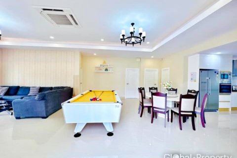 Haus in Pattaya, Thailand 4 Schlafzimmer № 113591 - Foto 6