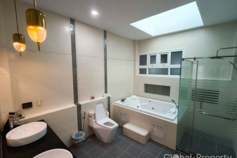 Haus in Pattaya, Thailand 4 Schlafzimmer № 113591 - Foto 30