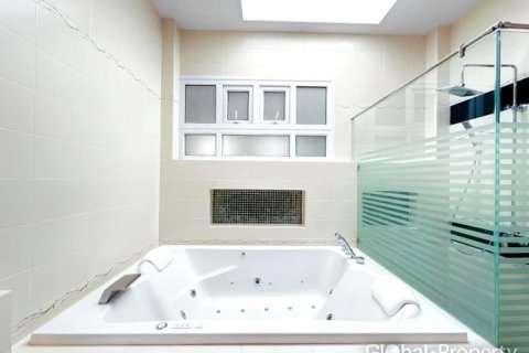 Haus in Pattaya, Thailand 4 Schlafzimmer № 113591 - Foto 9