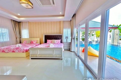 Haus in Pattaya, Thailand 4 Schlafzimmer № 113591 - Foto 18