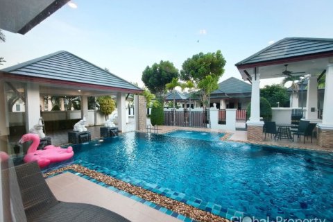 Haus in Pattaya, Thailand 4 Schlafzimmer № 113591 - Foto 24