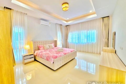 Haus in Pattaya, Thailand 4 Schlafzimmer № 113591 - Foto 11