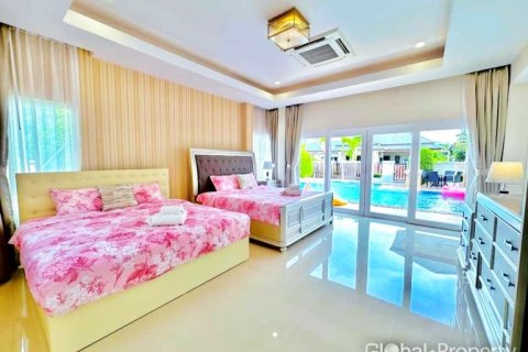Haus in Pattaya, Thailand 4 Schlafzimmer № 113591 - Foto 17