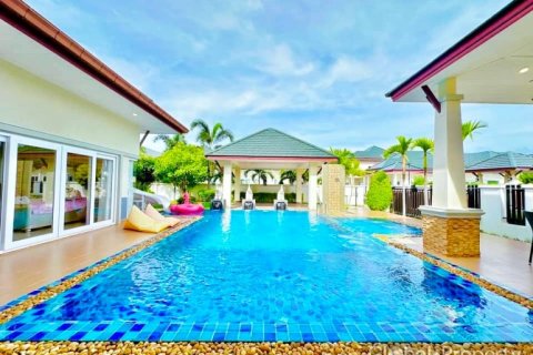 Haus in Pattaya, Thailand 4 Schlafzimmer № 113591 - Foto 22