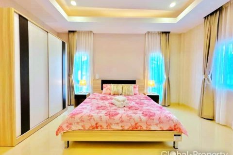 Haus in Pattaya, Thailand 4 Schlafzimmer № 113591 - Foto 10