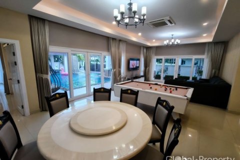 Haus in Pattaya, Thailand 4 Schlafzimmer № 113591 - Foto 28