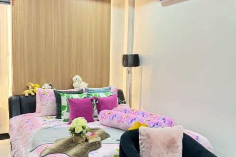 Casa de 3 dormitorios en Pattaya, Tailandia № 113595 - foto 15