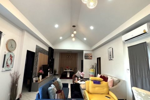 Casa de 3 dormitorios en Pattaya, Tailandia № 113595 - foto 14