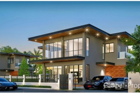Casa de 5 dormitorios en Pattaya, Tailandia № 113596 - foto 3