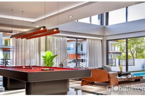 Casa de 5 dormitorios en Pattaya, Tailandia № 113596 - foto 7
