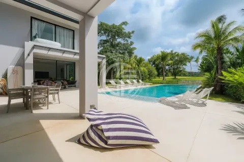 Chalet de 5 dormitorios en Bang Tao, Tailandia № 190631 - foto 15