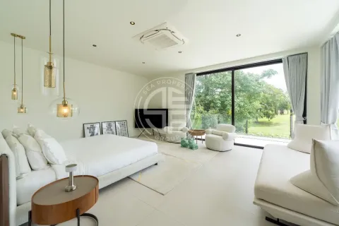 Chalet de 5 dormitorios en Bang Tao, Tailandia № 190631 - foto 9