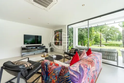 Chalet de 5 dormitorios en Bang Tao, Tailandia № 190631 - foto 3