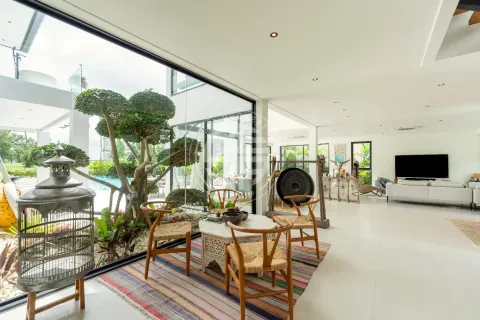 Chalet de 5 dormitorios en Bang Tao, Tailandia № 190631 - foto 4