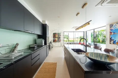 Chalet de 5 dormitorios en Bang Tao, Tailandia № 190631 - foto 6