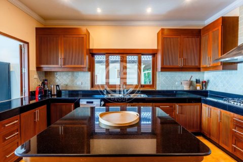 Chalet de 5 dormitorios en Layan Beach, Tailandia № 190632 - foto 8