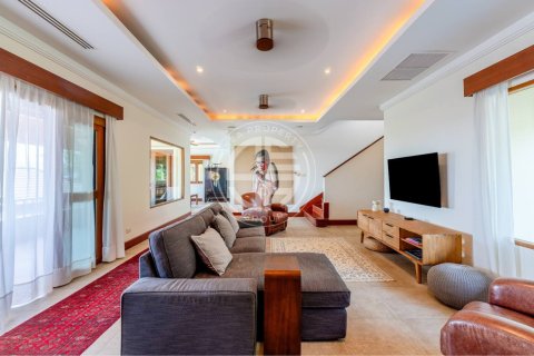 Chalet de 5 dormitorios en Layan Beach, Tailandia № 190632 - foto 5