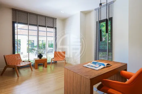 Chalet de 4 dormitorios en Phuket, Tailandia № 190633 - foto 16