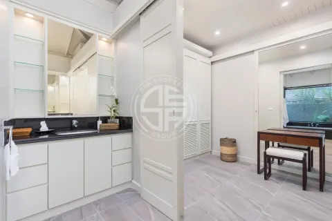 Chalet de 5 dormitorios en Phuket, Tailandia № 190634 - foto 11