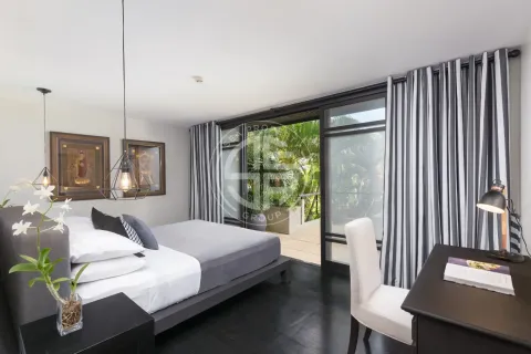 Chalet de 5 dormitorios en Phuket, Tailandia № 190634 - foto 14