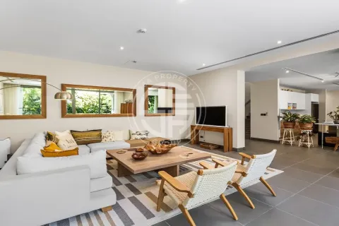 Chalet de 5 dormitorios en Layan Beach, Tailandia № 190630 - foto 4