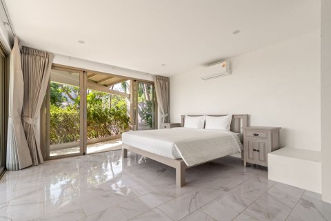Casa de 5 dormitorios en Ko Samui, Tailandia № 170380 - foto 16