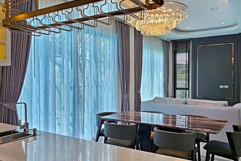 Chalet de 4 dormitorios en Chiang Mai, Tailandia № 170378 - foto 2