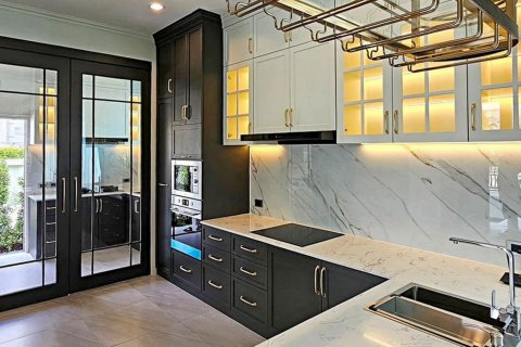 Chalet de 4 dormitorios en Chiang Mai, Tailandia № 170378 - foto 8