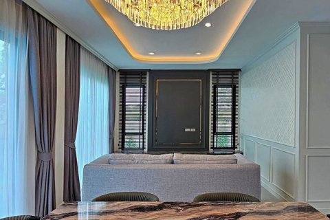 Chalet de 4 dormitorios en Chiang Mai, Tailandia № 170378 - foto 3
