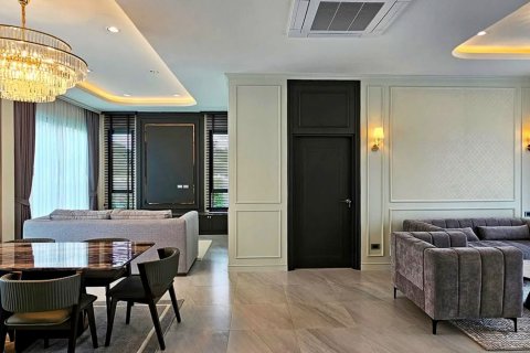 Chalet de 4 dormitorios en Chiang Mai, Tailandia № 170378 - foto 12