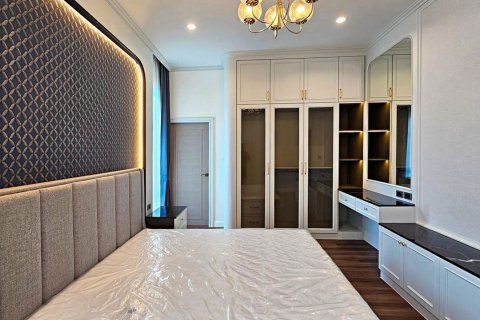 Chalet de 4 dormitorios en Chiang Mai, Tailandia № 170378 - foto 28