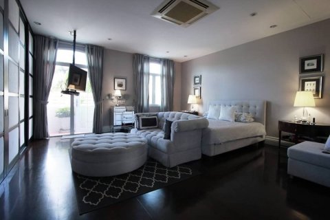 Chalet de 4 dormitorios en Khan Na Yao, Bangkok, Tailandia № 134068 - foto 2