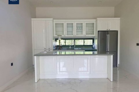 Chalet de 5 dormitorios en Suan Luang, Bangkok, Tailandia № 134067 - foto 4