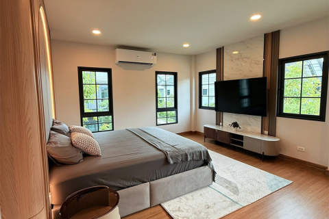 House in Bangkok, Thailand 4 bedrooms № 190282 - photo 5