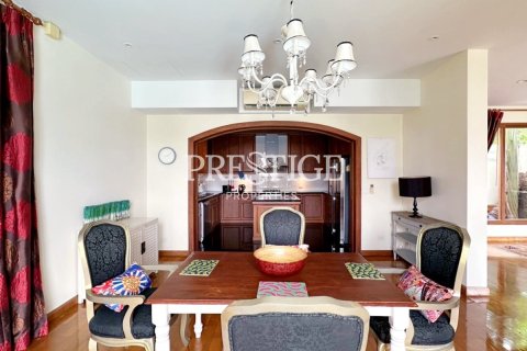 Casa de 4 dormitorios en Pattaya, Tailandia № 233459 - foto 5