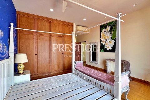 Casa de 4 dormitorios en Pattaya, Tailandia № 233459 - foto 8
