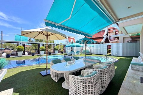 Casa de 4 dormitorios en Pattaya, Tailandia № 233459 - foto 19