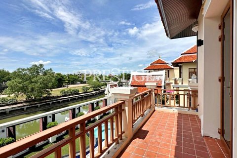 Casa de 4 dormitorios en Pattaya, Tailandia № 233459 - foto 17