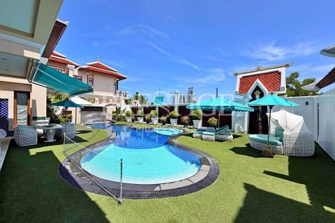 Casa de 4 dormitorios en Pattaya, Tailandia № 233459 - foto 25