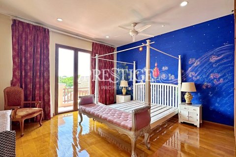 Casa de 4 dormitorios en Pattaya, Tailandia № 233459 - foto 7