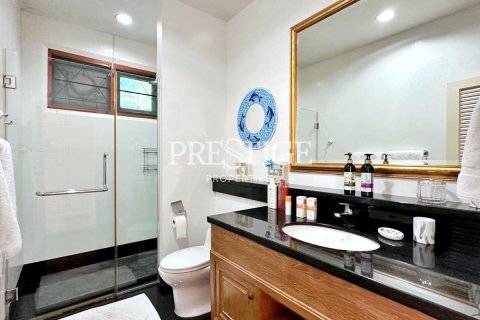 Casa de 4 dormitorios en Pattaya, Tailandia № 233460 - foto 15