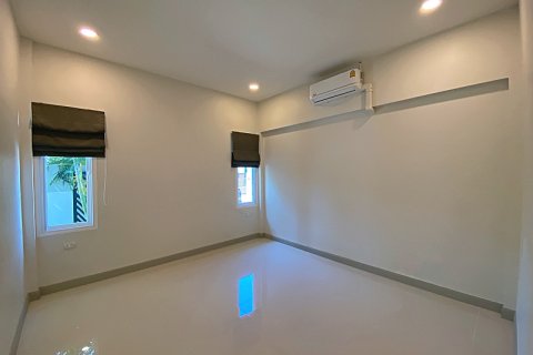 Chalet de 3 dormitorios en Hua Hin, Tailandia № 168279 - foto 19
