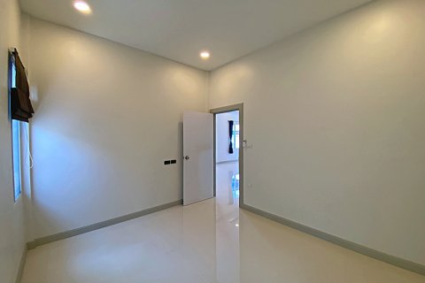 Chalet de 3 dormitorios en Hua Hin, Tailandia № 168279 - foto 24