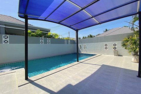 Chalet de 3 dormitorios en Hua Hin, Tailandia № 168279 - foto 4