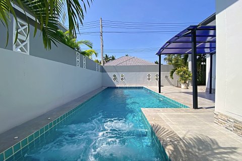 Chalet de 3 dormitorios en Hua Hin, Tailandia № 168279 - foto 3
