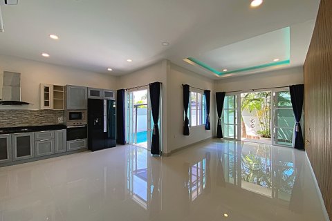 Chalet de 3 dormitorios en Hua Hin, Tailandia № 168279 - foto 14