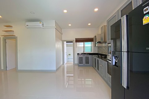 Chalet de 3 dormitorios en Hua Hin, Tailandia № 168279 - foto 15
