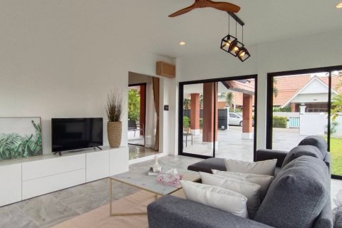 Chalet de 3 dormitorios en Hua Hin, Tailandia № 168280 - foto 5