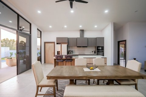 Chalet de 4 dormitorios en Hua Hin, Tailandia № 168312 - foto 15