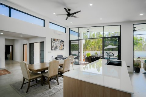 Chalet de 4 dormitorios en Hua Hin, Tailandia № 168312 - foto 14